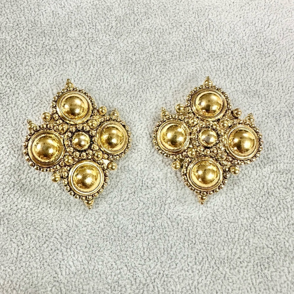 Vintage Jose Maria Barrera For Avon Couture Shield Gold Tone Clip On Earrings